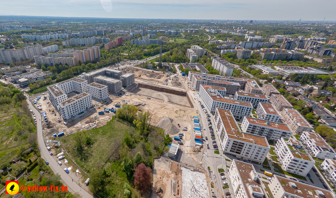04.05.2023 - Luftbilder vom Alexisqaurtier und Pandion Verde in Neuperlach